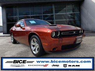 Used 2020 Dodge Challenger SXT RWD video 1