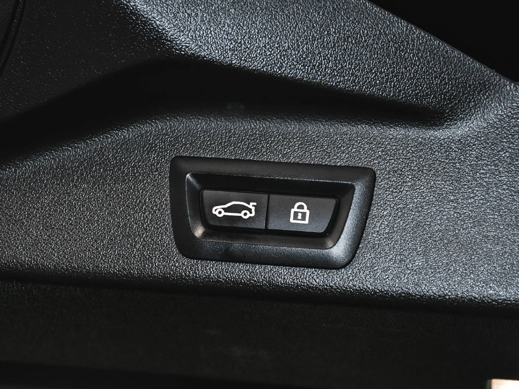 Used 2023 BMW X5 xDrive40i AWD/4WD image 64