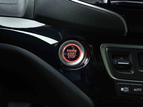 Certified 2025 Honda Ridgeline Black Edition image 26