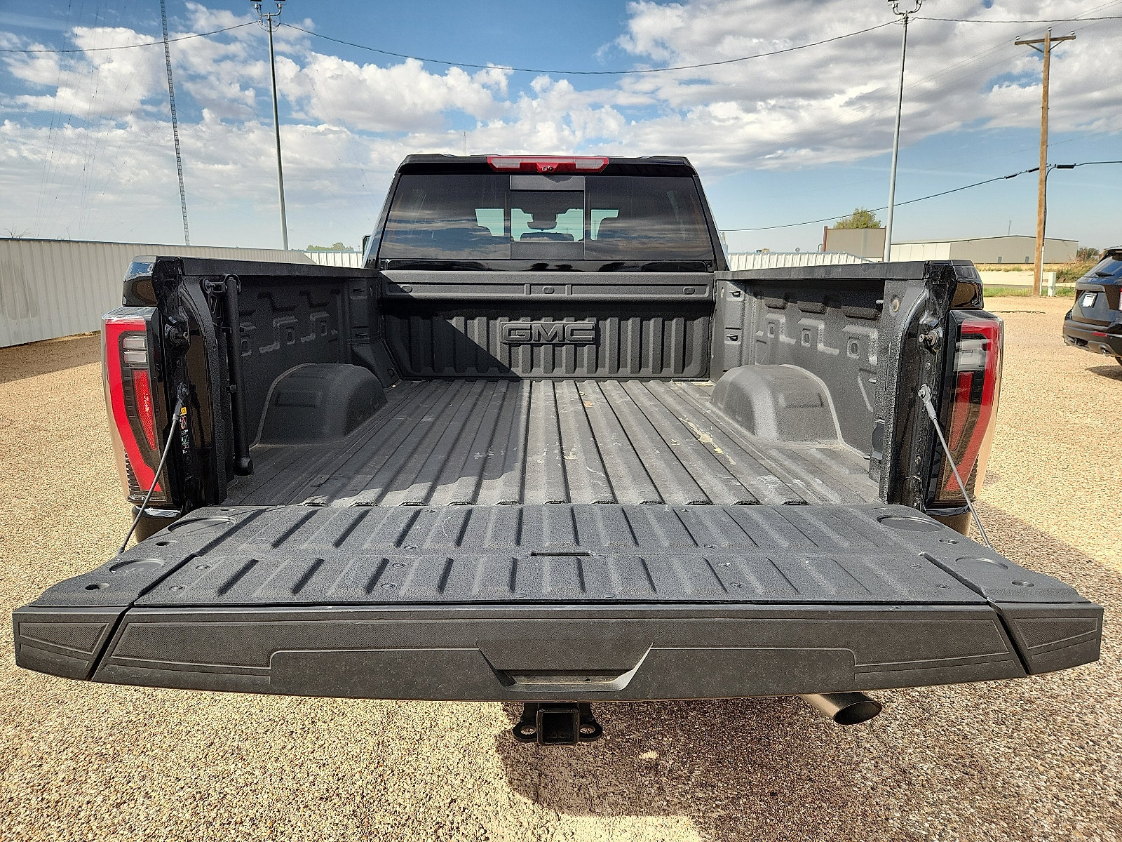 Used 2025 GMC Sierra 2500 AT4 w/ Technology Package AWD/4WD image 10