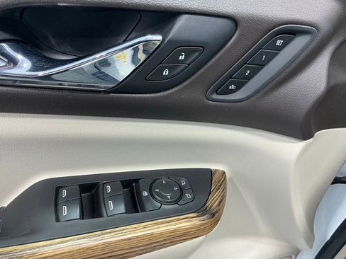 Used 2019 GMC Acadia Denali w/ Technology Package AWD/4WD image 37