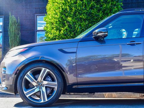 Used 2023 Land Rover Discovery HSE R-Dynamic image 9