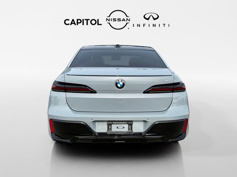 Used 2023 BMW 740i image 6