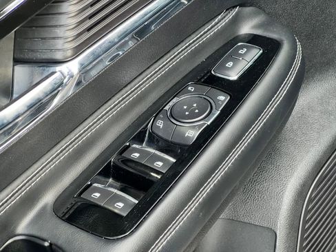 Used 2022 Lincoln Corsair Standard w/ Equipment Group 101A image 13