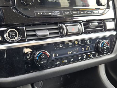 Used 2022 Nissan Pathfinder SL image 27