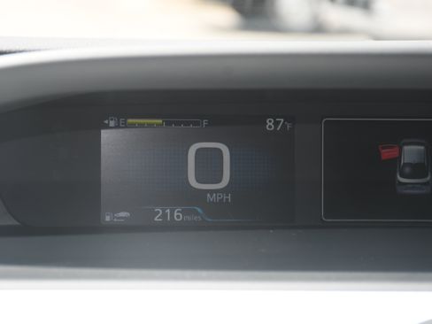 Certified 2022 Toyota Prius Limited w/ Premium Convenience Package FWD image 14