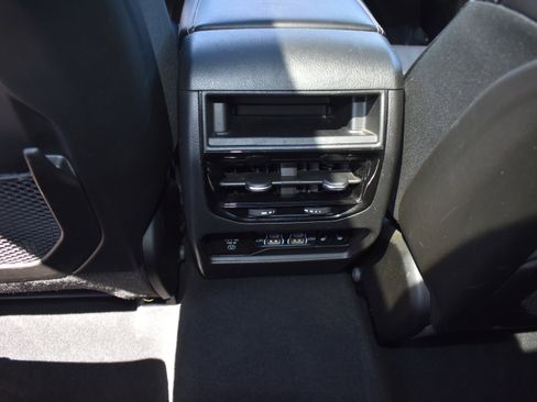 Used 2024 Jeep Grand Cherokee Limited w/ Luxury Tech Group II image 30