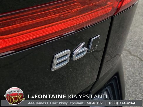 Used 2022 Volvo XC60 B6 Inscription w/ Protection Package Premier image 8