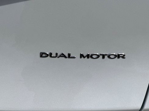 Used 2023 Tesla Model Y Long Range AWD/4WD image 50