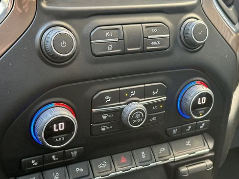 Used 2022 Chevrolet Silverado 3500 High Country image 24