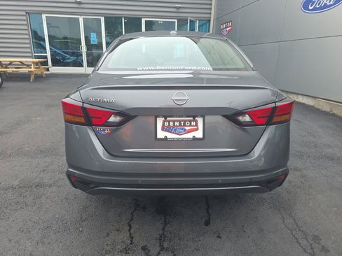 Used 2025 Nissan Altima 2.5 SV FWD image 10