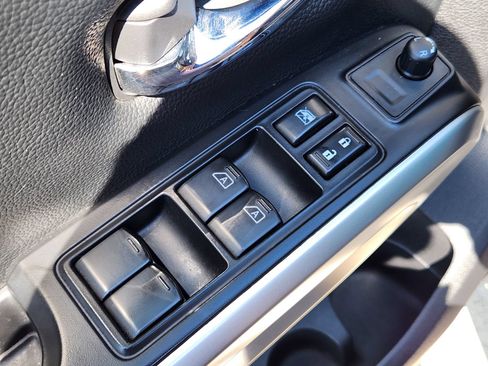 Used 2023 Nissan Titan SV w/ SV Convenience Package AWD/4WD image 29