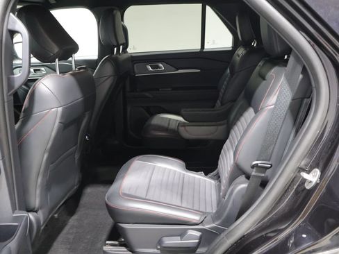 Used 2025 Ford Explorer ST-Line AWD/4WD image 18