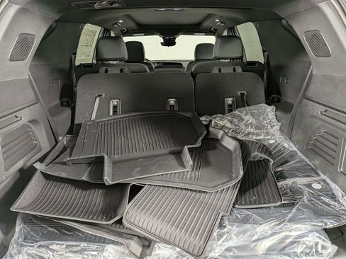 New 2026 Chevrolet Traverse Z71 w/ Enhanced Driving Package image 10