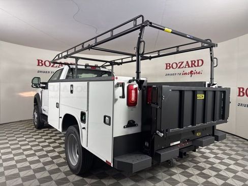 New 2025 Ford F550 4x4 Regular Cab Super Duty image 5