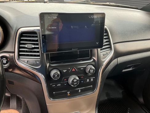 Used 2014 Jeep Grand Cherokee Laredo AWD/4WD image 9