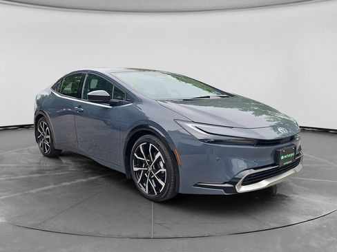 Used 2024 Toyota Prius Prime Premium w/ Advanced Technology Package FWD image 4