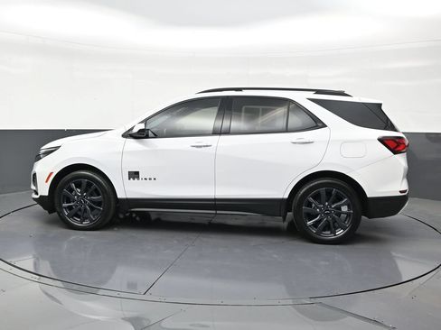 Used 2024 Chevrolet Equinox RS FWD image 2