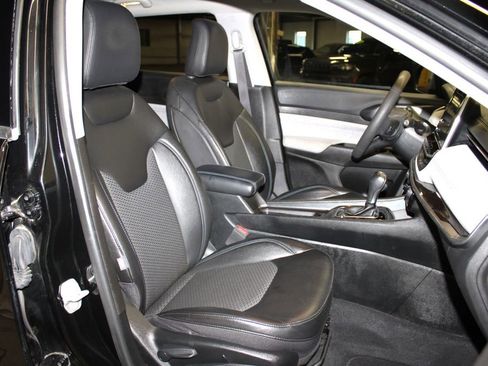 Used 2022 Jeep Compass Latitude image 29