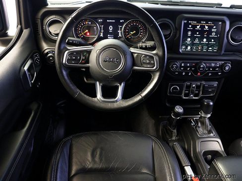 Used 2019 Jeep Wrangler Unlimited Sahara w/ Uconnect 4C Nav & Sound Group AWD/4WD image 15