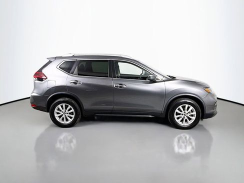 Used 2020 Nissan Rogue SV image 4