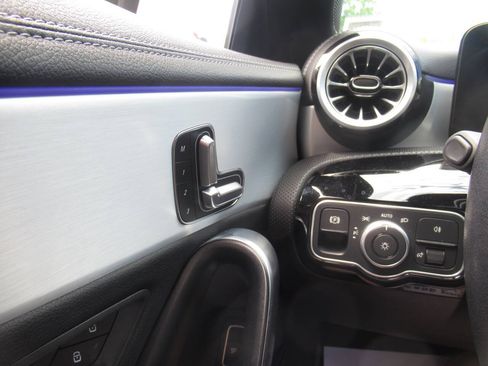 Used 2025 Mercedes-Benz CLA 250 4MATIC image 22