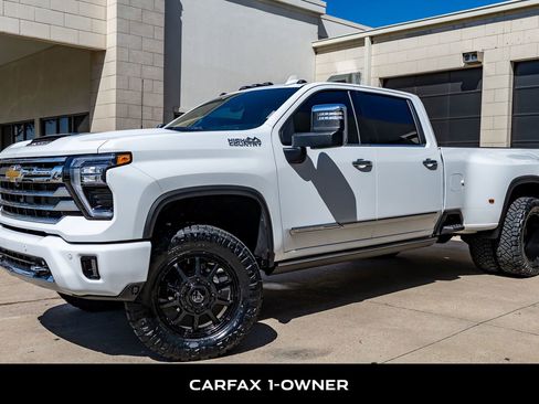 Used 2026 Chevrolet Silverado 3500 High Country w/ High Country Premium Package AWD/4WD image 5