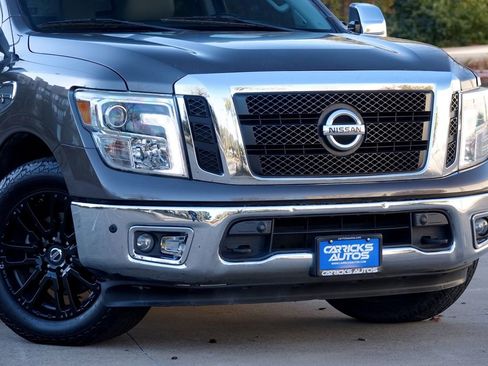 Used 2017 Nissan Titan SL w/ SL Towing Convenience Package image 16