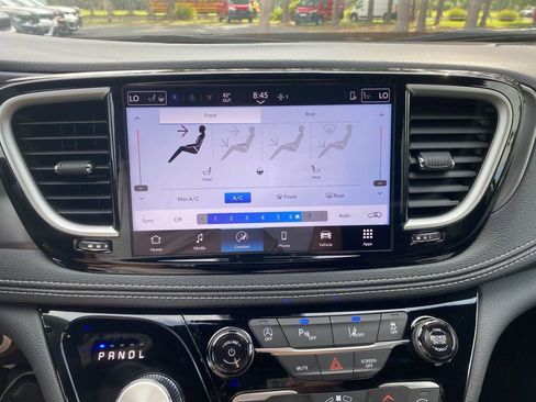 New 2026 Chrysler Pacifica Select w/ S Appearance Package image 32