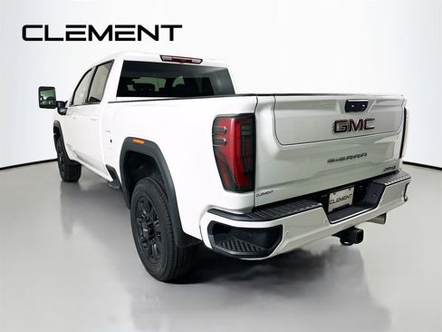 Used 2025 GMC Sierra 2500 AT4 AWD/4WD image 10
