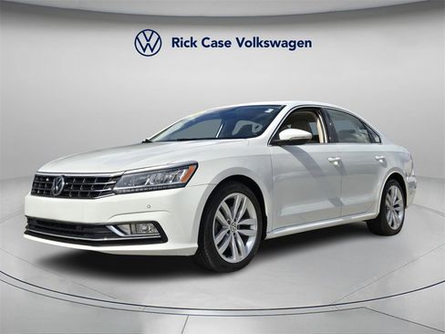 Used 2018 Volkswagen Passat 2.0T SE image 9