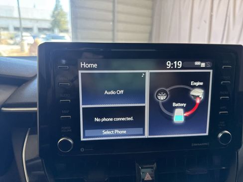 Used 2021 Toyota Corolla LE FWD image 26