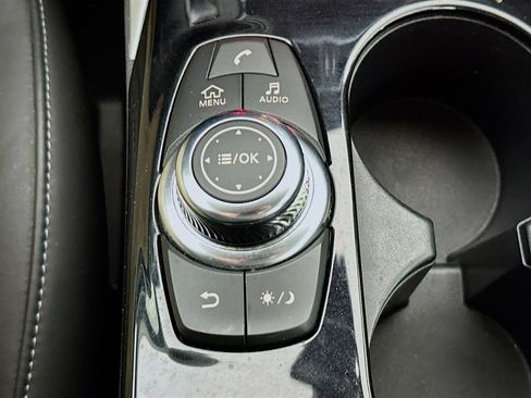 Used 2018 INFINITI QX30 FWD image 24