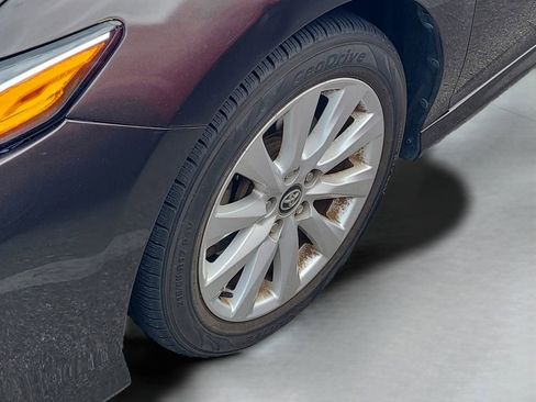 Certified 2020 Toyota Camry LE image 8