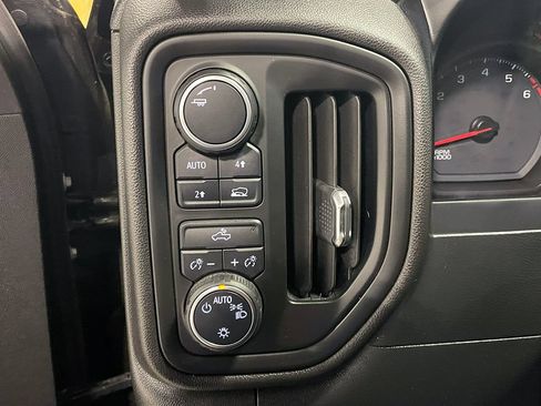 Used 2019 Chevrolet Silverado 1500 Custom w/ Custom Value Package AWD/4WD image 24