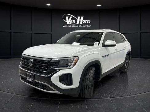 Used 2024 Volkswagen Atlas Cross Sport SE w/ Black Wheel Package image 7