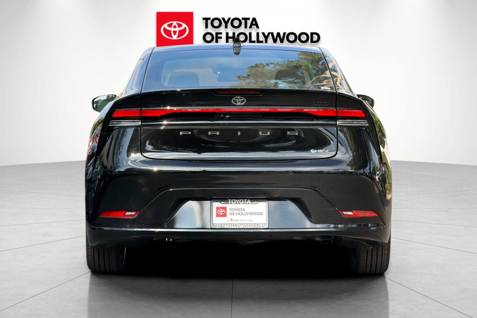 New 2027 Toyota Prius Limited w/ Limited Premium Package FWD image 5