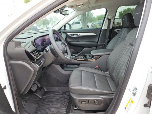 Certified 2025 Buick Envision Avenir AWD/4WD image 9