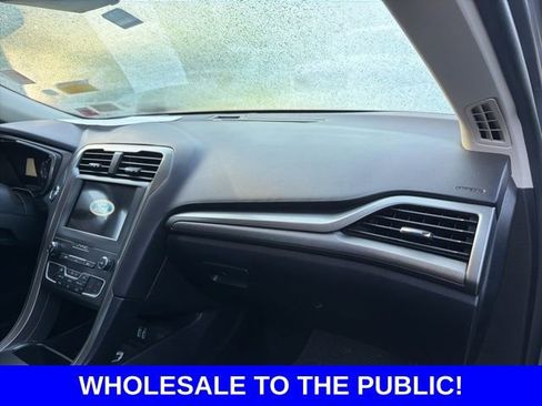 Used 2020 Ford Fusion SE image 8