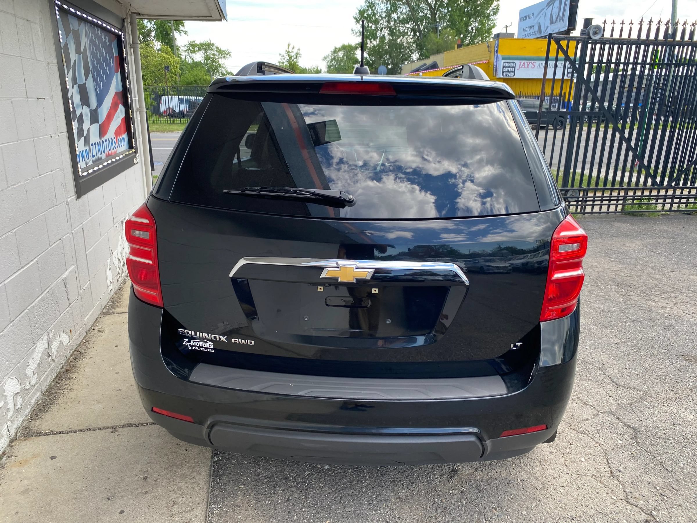 Used 2017 Chevrolet Equinox LT w/ True North Edition AWD/4WD image 7