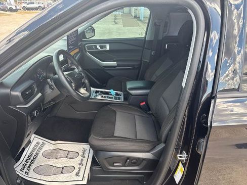 Certified 2023 Ford Explorer XLT RWD image 11