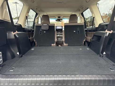 Used 2022 Lexus GX 460 Premium image 27