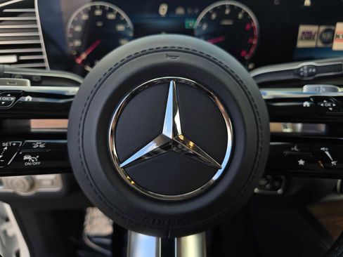 Used 2026 Mercedes-Benz GLS 450 4MATIC image 24