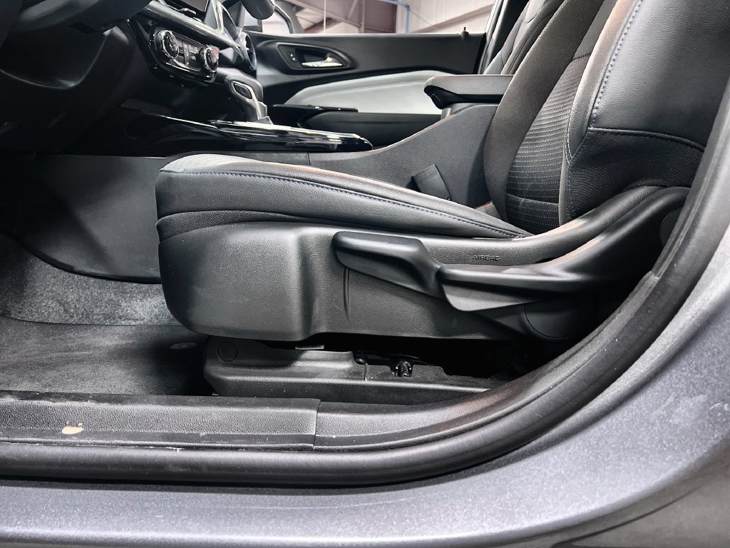 Used 2026 Chevrolet Trax LT FWD image 12