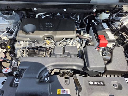 Used 2025 Toyota RAV4 XLE FWD image 31