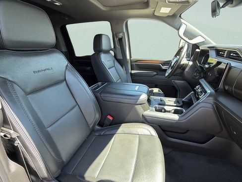 Used 2025 GMC Sierra 2500 Denali w/ Denali Reserve Package AWD/4WD image 10