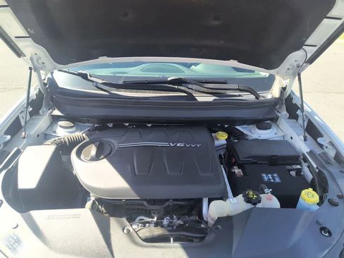 Used 2019 Jeep Cherokee Limited image 24