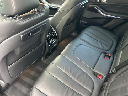 Used 2019 BMW X5 xDrive40i w/ M Sport Package AWD/4WD image 12