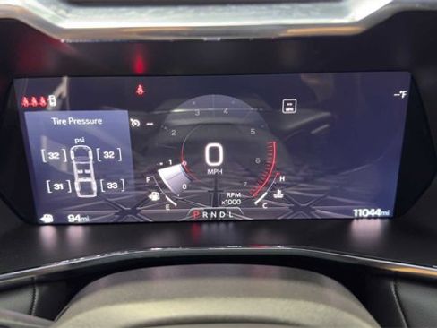 Used 2024 GMC Canyon Elevation image 27