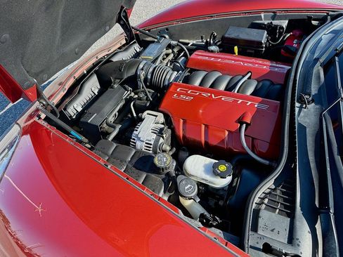 Used 2005 Chevrolet Corvette Coupe w/ Preferred Equipment Group RWD image 24